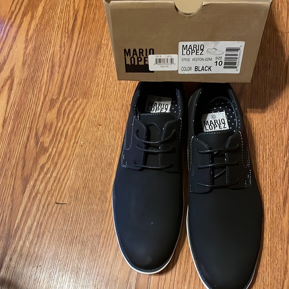 Women’s size 10 black deck shoes - Picture 3 of 3